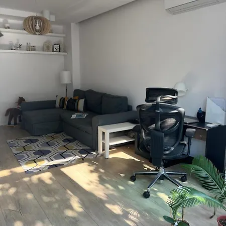 Apartment Fabulous New In